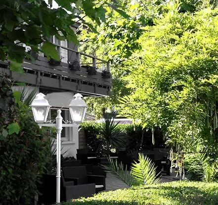 L Auberge De La Pointe