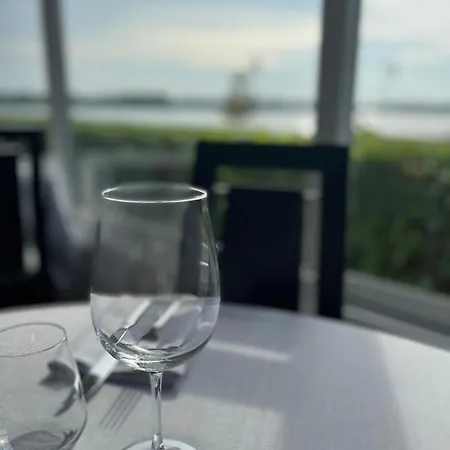 L Auberge De La Pointe 3*